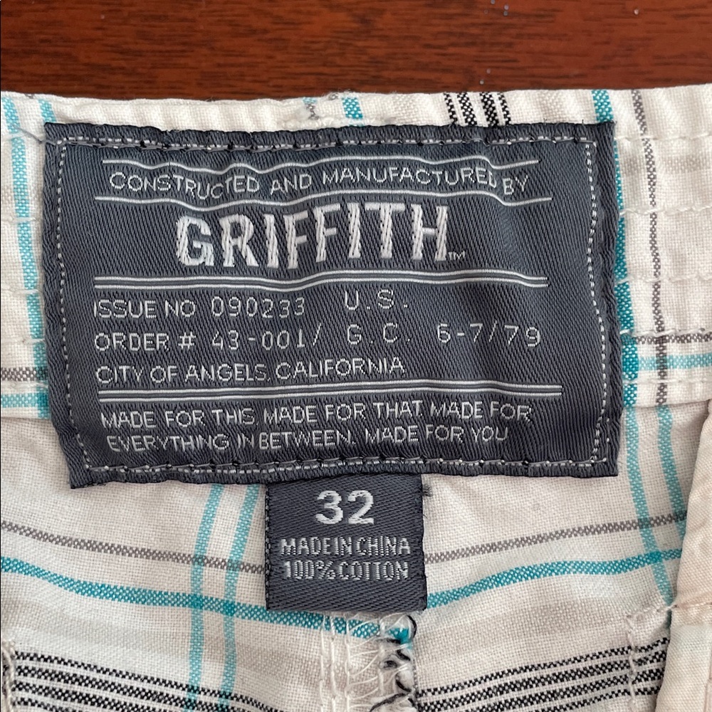Men's Plaid Cargo Shorts - Cream and Blue - Picture 5 of 6